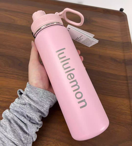 Nouvelle Offre 2026 : Gourde Sportive Isotherme Lululemons Sip en Acier Inoxydable à Double Paroi, Sans BPA, 24oz et 32oz, Idéale pour l'Extérieur - Product Image 3