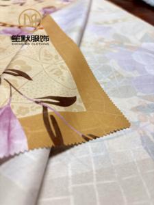SHENGMO fil fin et doux coton découpé au Laser <span class=keywords><strong>110</strong></span>*<span class=keywords><strong>110</strong></span> imprimé Hijab musulman Hijab carré usine en gros conception personnalisée <span class=keywords><strong>taille</strong></span> Logo - Product Image 3