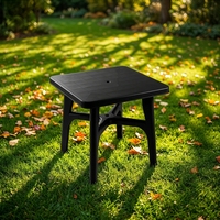 Ensemble table et chaises d'extérieur empilables en plastique, style moderne et minimaliste, résistant aux intempéries, idéal pour les stands de restauration et les festivals de bière