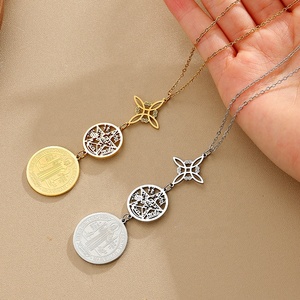 Collier Yiwu Aceon en acier inoxydable avec breloques découpées : Nœud Celtique, Croix, Trois Nœuds, Nœud de <span class=keywords><strong>Sorcière</strong></span>, Cube de Metatron, Saint Benoît - Product Image 5
