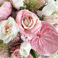 Romantischer Rosa-Weißer Künstlicher Blumenstrauß Gemischte Rosen Calla-Lilien Handgefertigt Hochwertige Simulation Hochzeitsarrangement