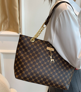 Sac fourre-tout imprimé grande capacité pour femme, nouveau modèle, élégant, avec chaîne, à porter à la main ou à l'épaule, idéal pour les trajets quotidiens - Product Image 3