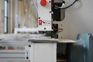 Système de finition des bords droits biseautés 783J, vitesse d'alimentation 23 m/min, joints étanches, scellement des bords du contreplaqué et du MDF - Product Image 6