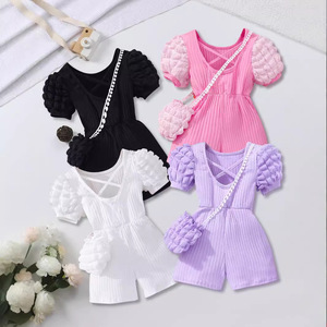 Tuta Estiva per Bambine con Decorazioni Floreali, Maniche a Sbuffo e Righe, Outfit Elegante con Borsa - Product Image 1