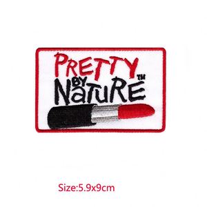 Nuevo Parche Termoadhesivo Bordado con Diseño de Labios 'Pretty by Nature' para Decoración de Gorras y Sudaderas - Product Image 3