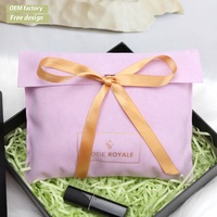 Sac d'emballage cadeau de bijoux en daim imprimé de logo personnalisé avec ruban cravate sac à main souple de luxe sac d'enveloppe de rangement de cheveux de lingerie