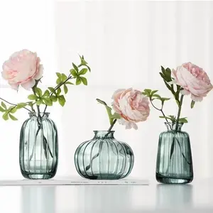 Fábrica venda direta moderna decorativa mini transparente âmbar rosa cristal pequeno vidro vasos baratos