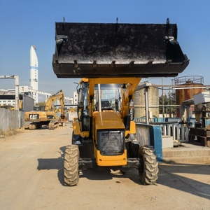 Chargeuse sur pneus d'occasion, rétrocaveuse 4x4 3cx, mini tracteur JCB 3cx avec chargeur frontal - Product Image 3