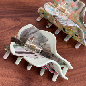 Pince à cheveux en acétate ajourée, style rétro, motif feuille, incrustée <span class=keywords><strong>de</strong></span> diamants, design polyvalent, pour <span class=keywords><strong>queue</strong></span> <span class=keywords><strong>de</strong></span> <span class=keywords><strong>cheval</strong></span> haute, pour femme - Product Image 3