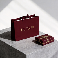 Sacs shopping en papier rouge foncé écologiques et imperméables HOTSUN, fabricant de sacs cadeaux de luxe avec logo doré personnalisé