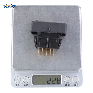 Commutateur d'avertissement de lumière de secours de danger bon marché d'usine 7700817335 pour Renault R19 1991-1995 - Product Image 6