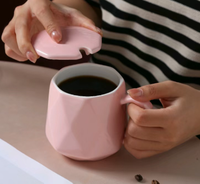 Ensemble cadeau de Noël écologique de luxe en céramique pour la maison : tasse à lait, mug à café, couvercle et cuillère pour cadeaux de mariage