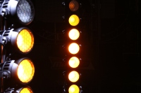 Sistema de Iluminación para DJ de 800W, Luces Cegadoras RGB Blanco Cálido Ámbar, Luces Estroboscópicas LED Impermeables IP65 para Escenarios, Fiestas, Conciertos y Eventos al Aire Libre