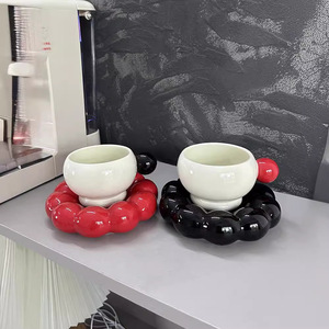 Set di Tazza e Piattino in Ceramica a Forma di Marshmallow, Design Minimalista/Nordico, Ideale per Coppie, Casa e Ufficio - Product Image 4