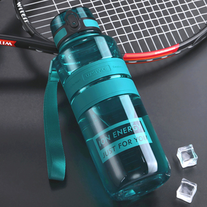 Bouteilles d'eau en plastique UZSPACE, nouveau design, grande taille, couleur verte claire, jolies, minimalistes, cadeau pour enseignant, pour femmes, avec manchon en silicone - Product Image 6