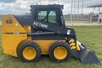 OEM Erdbewegungsmaschine XC740K Mini-Kompaktlader mit 0,45m³ Schaufel, Multifunktional für Landwirtschaft und Bauarbeiten
