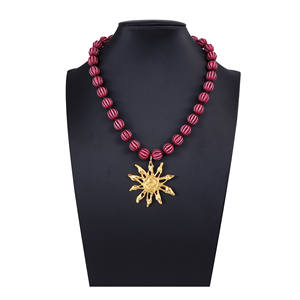 Collar con colgante de girasol de aleación informal de moda collar de mujer con cuentas - Product Image 4