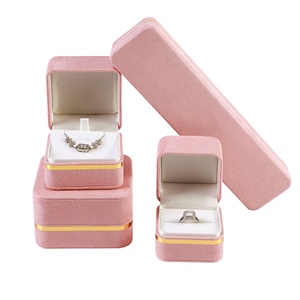 Caja de Joyería Rectangular Moderna de Terciopelo al por Mayor con Cierre de Hebilla, Logotipo Personalizado y Ribete Dorado para Anillos y Collares - Product Image 6