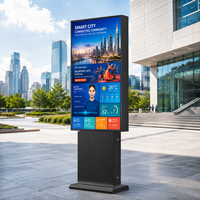 Écran d'affichage extérieur sur pied AIYOS avec capteur de luminosité automatique, surveillance de la température, diagnostics à distance et contrôle CMS 24h/24 et 7j/7