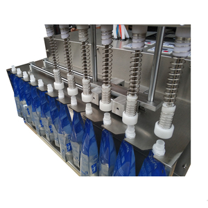 Machine de remplissage de liquides à haute viscosité à 6 têtes pour crème, pâte et miel en stick, avec réservoir de chauffage - Product Image 2
