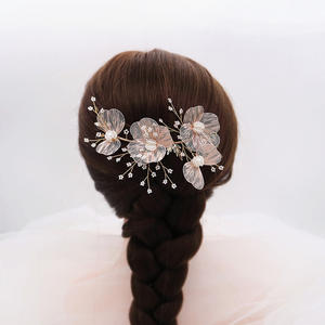 नए हस्तनिर्मित मोती हेयरबैंड ब्राइडल अपडो एक्सेसरीज खोखले-आउट फूल हेयरबैंड - Product Image 5