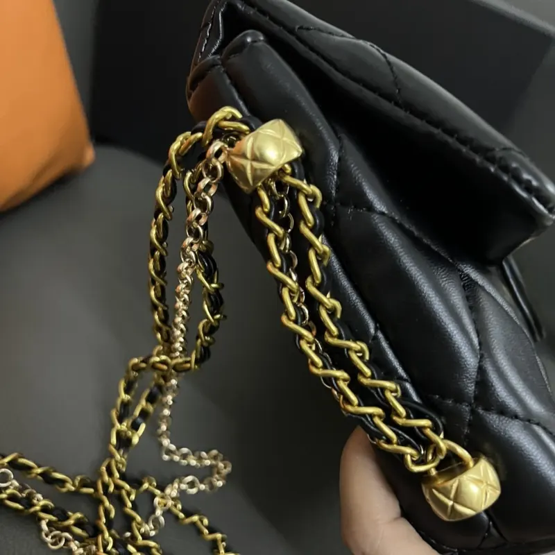 Big brand new counter gift shoulder chain rhombic chain pearl mandarin duck buckle women's liquid bag