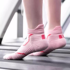 उच्च गुणवत्ता वाले संपीड़न चल रहे मोजे-कस्टम रंग/पैटर्न - Product Image 6