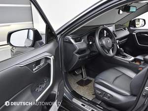 Toyota RAV4 Híbrido, SUV Automático, Asientos de Cuero, Techo Corredizo, Conducción Suave, Ecológico, Muy Limpio, Disponible para Exportación Inmediata - Product Image 4