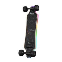 Skateboard électrique à quatre roues personnalisé de haute qualité avec moteur double, longboard et télécommande