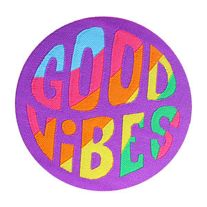 シャープなロゴときちんとしたステッチで高解像度の織りパッチ - Product Image 1