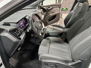 <span class=keywords><strong>Audi</strong></span> Q4 E-tron 40 SUV électrique d'occasion 2024, longue autonomie, véhicule électrique intelligent, prêt à l'exportation, blanc sur noir - Product Image 5