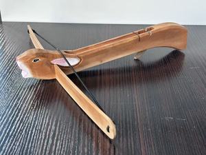Деревянная игрушка-арбалет с резьбой по дереву, 40x34 см - Product Image 5