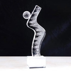 Trophée en cristal courbé en forme de femme artistique pour les récompenses féminines dans les domaines sportif et culturel - Product Image 2