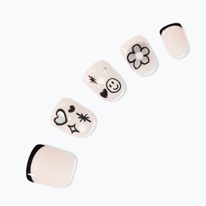 Dessing Diva Mini Tatuaje Corto Cuadrado Uñas Artificiales - Product Image 1