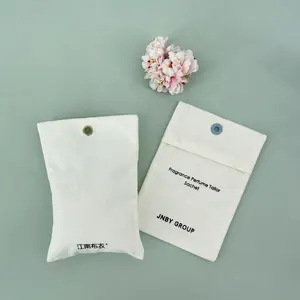 Car mounted sachet pendant long-lasting fragrance car specific air outlet aromatherapy high-end wardrobe sachet for car use