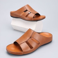Nouvelles sandales en cuir PU pour hommes du Moyen-Orient, à talon haut, confortables, souples, à bout ouvert, type claquettes, pour l'extérieur, grande taille 46, originales