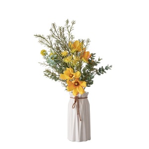 Herthy's Journal Bouquet de fleurs artificielles jaunes en tissu tissé plastique pour décoration intérieure et accessoires de mariage CF01253 - Product Image 5