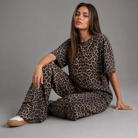 Ensemble de pyjama en soie de lait douce à imprimé léopard pour femme, t-shirt oversize à manches courtes et pantalon large, 2 pièces, vêtements de détente