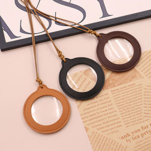 <span class=keywords><strong>Loupe</strong></span> ronde en cuir PU vintage avec lanière aide à la <span class=keywords><strong>lecture</strong></span> légère et élégante pour enfant âgé accessoire de voyage portable - Product Image 1