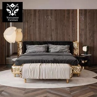 Cama King Size Moderna de Lujo con Cabecera Tapizada Extra Grande, Marco Decorativo de Latón Dorado Escultural y Diseño Personalizado