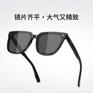 Gafas de Sol Ovaladas con Montura Completa P1004, Protección UV400, Unisex, Montura Cómoda y a la Moda - Product Image 4