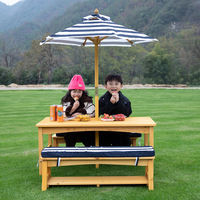 Table de pique-nique d'extérieur pour enfants avec deux chaises, parasol et tabouret d'appoint pour la maternelle et l'éducation préscolaire