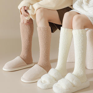 Kaus kaki tinggi di atas lutut poliester hangat musim dingin wanita kaus kaki panjang lantai tidur rumah mewah sekali pakai kaus kaki paha lembut menyenangkan - Product Image 3