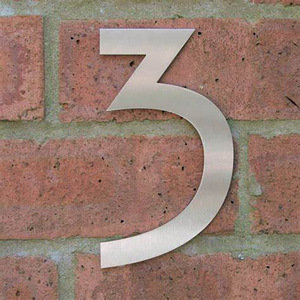 Plaque de numéro de maison en acier inoxydable 53, décoration murale moderne pour entrée, panneau de porte en métal, design de forme irrégulière - Product Image 3