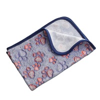 Vente chaude toutes saisons couverture pour animaux de compagnie épaissie flanelle patte impression conception pour chats chiens Corall polaire animal haut fournitures pour animaux de compagnie