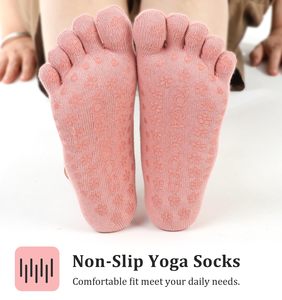 Chaussettes invisibles à cinq doigts CZFIT pour femmes, en coton tricoté, antidérapantes, absorbant les chocs, pour le yoga, le fitness en intérieur et le Pilates - Product Image 2