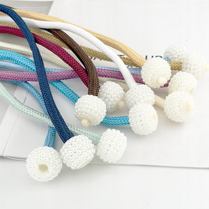 Accessoires de rideaux haut de gamme: clips de boucle d'embrasse élégants pour poteaux de rideaux - Product Image 3