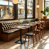 Ensemble de banquettes de restaurant sur mesure avec sièges capitonnés en cuir, banc carré en bois et chaises de salle à manger pour projets