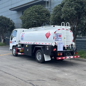 รถบรรทุกน้ำมันดีเซล ISUZU ขนาดเล็ก 5000 ลิตร พร้อมปั๊มสำหรับสถานีบริการน้ำมันและการเติมน้ำมันในกลุ่มรถบรรทุก - Product Image 6