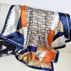 Bufanda cuadrada grande <span class=keywords><strong>de</strong></span> satén <span class=keywords><strong>de</strong></span> 90cm a la moda, bufanda colorida barata para mujer - Product Image 3